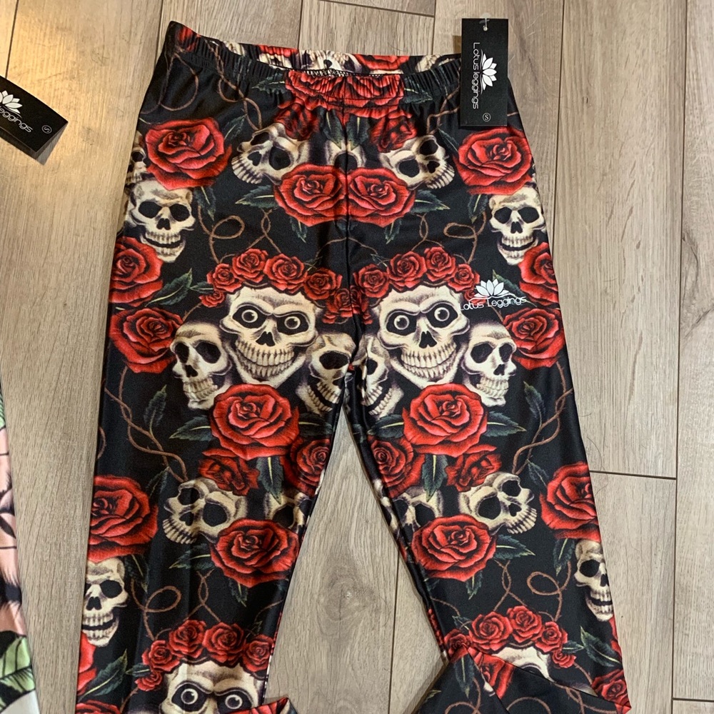 2 pair of full length Skull Tights - Picture 2 of 4